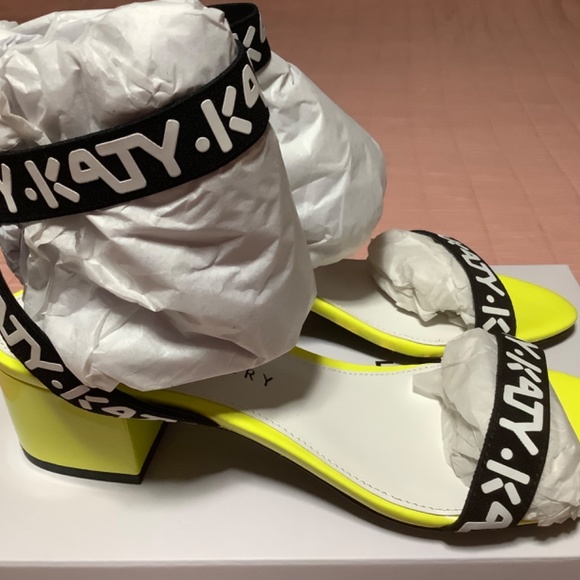 Katy Perry Izzy Sandals, Black & Yellow SZ 9 NIB Gorgeous! - Picture 3 of 6